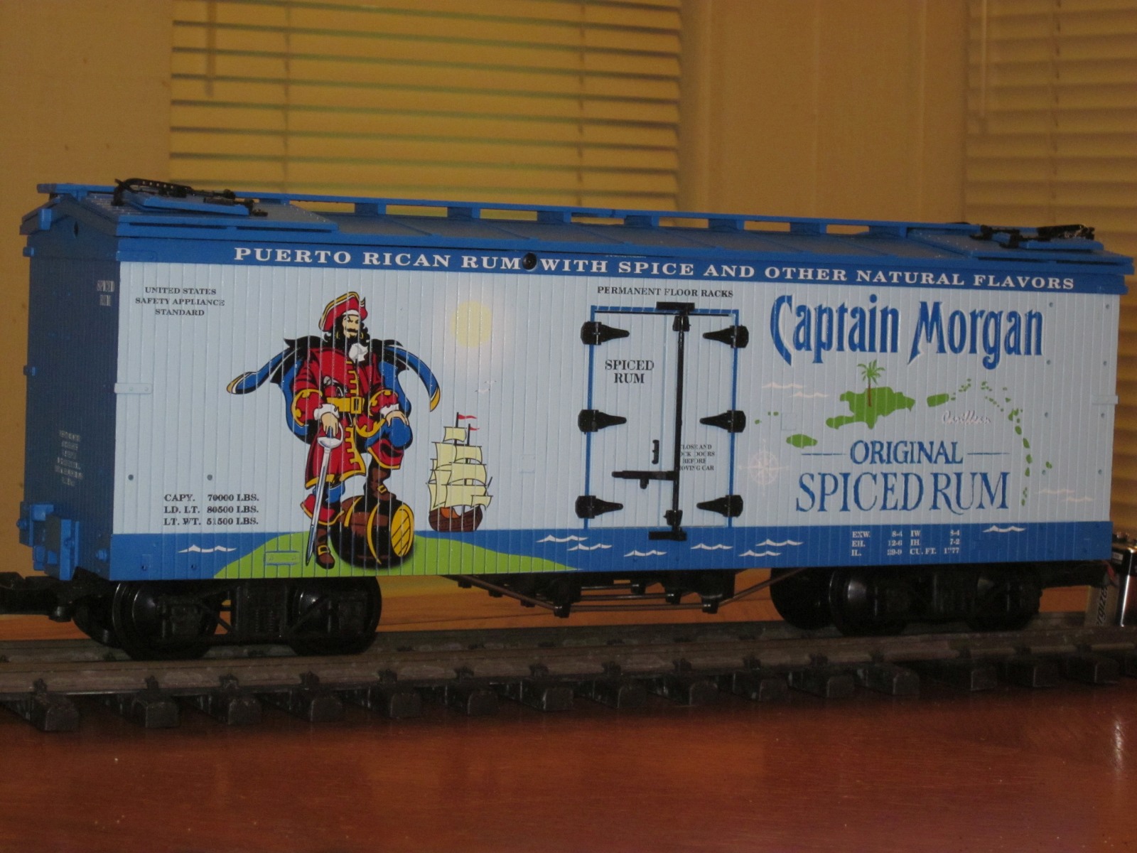 R16431 Captain Morgan Spiced Rum