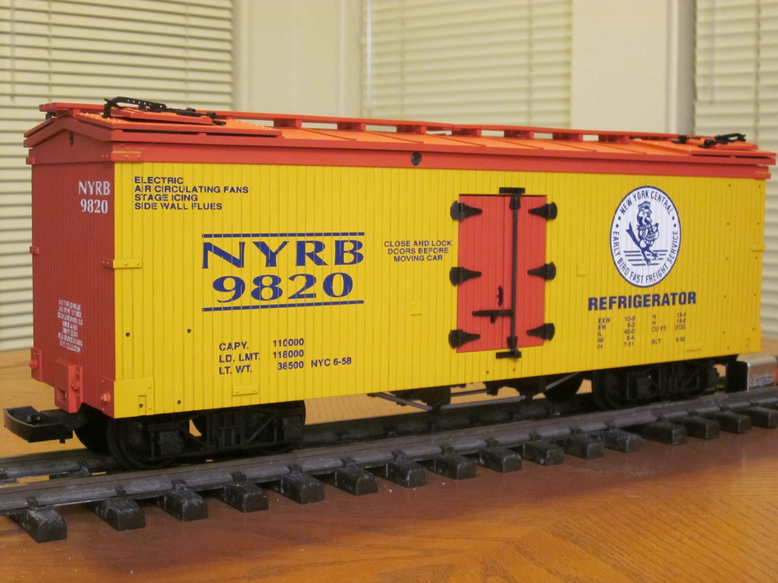 R16100 NYC Early Bird NYRB 9820