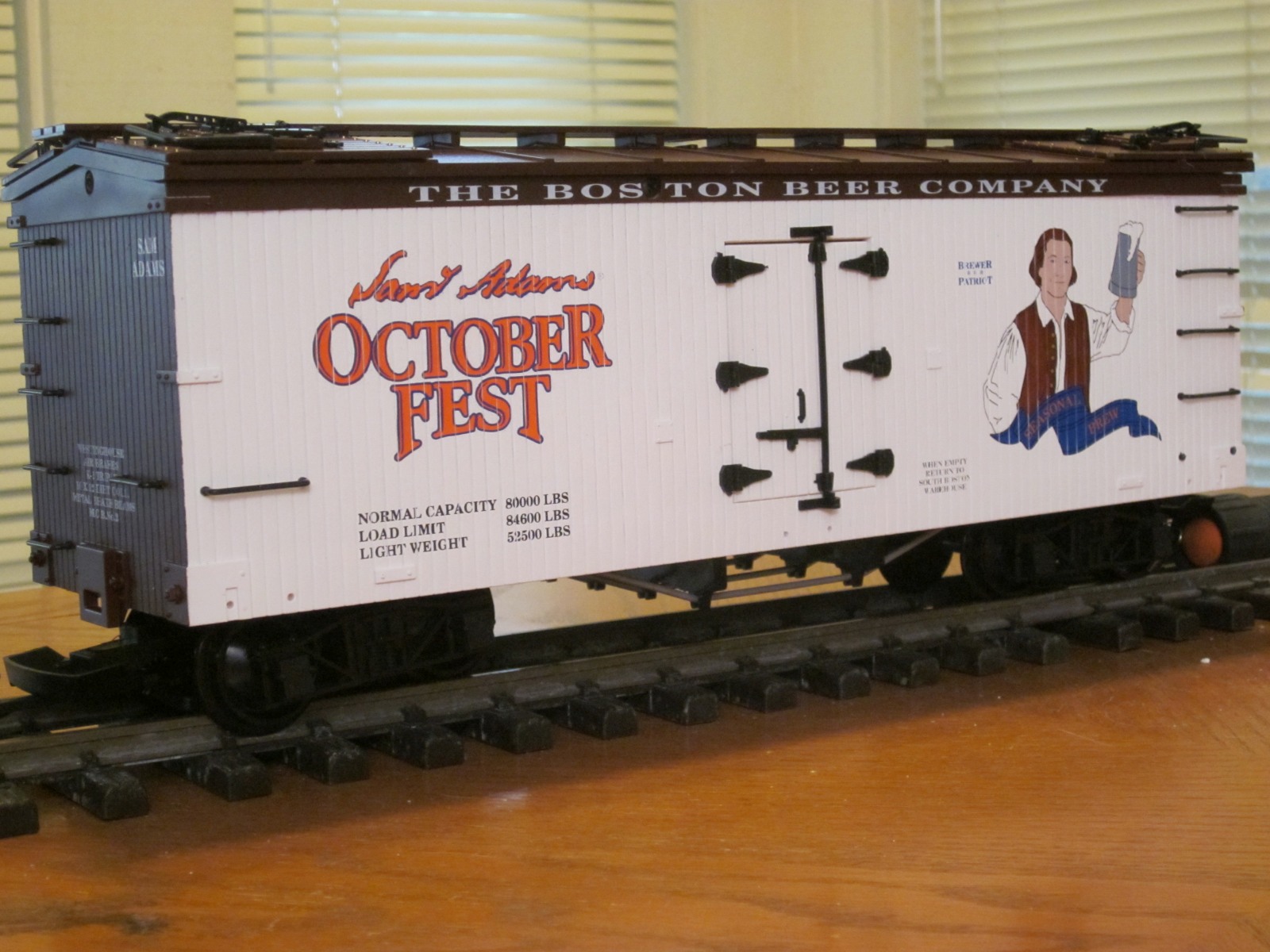 R16279 Sam Adams October Fest