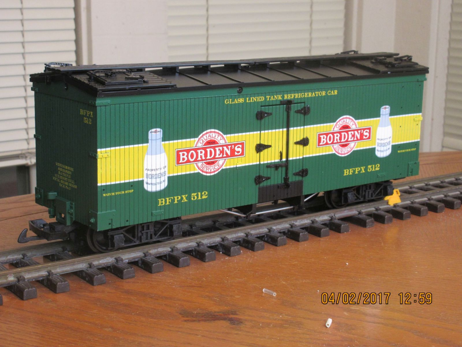 R16013 A Reefer Bordens BFPX 512 (Green Black)