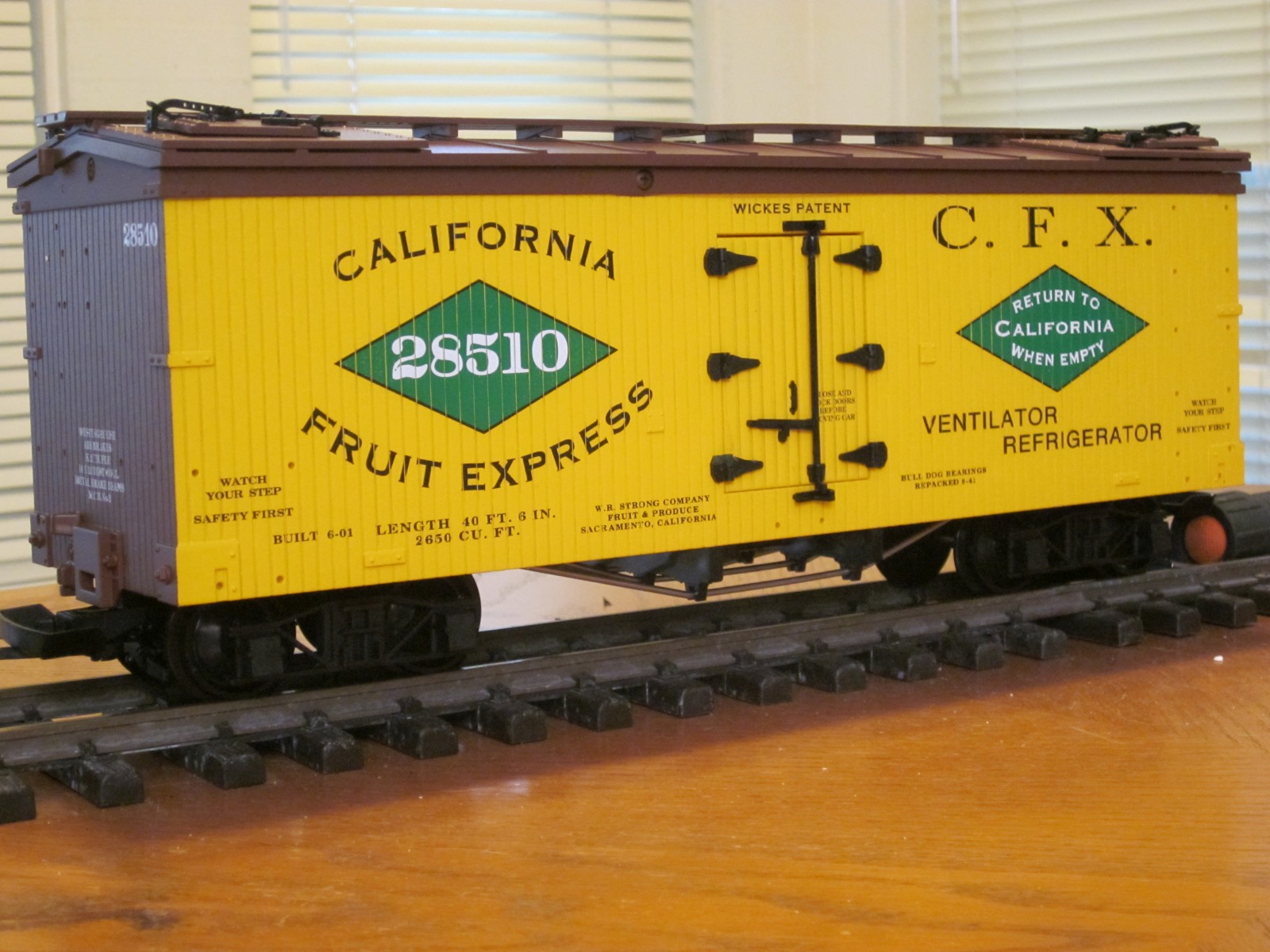 R16293 California Fruit Express CFX 28510