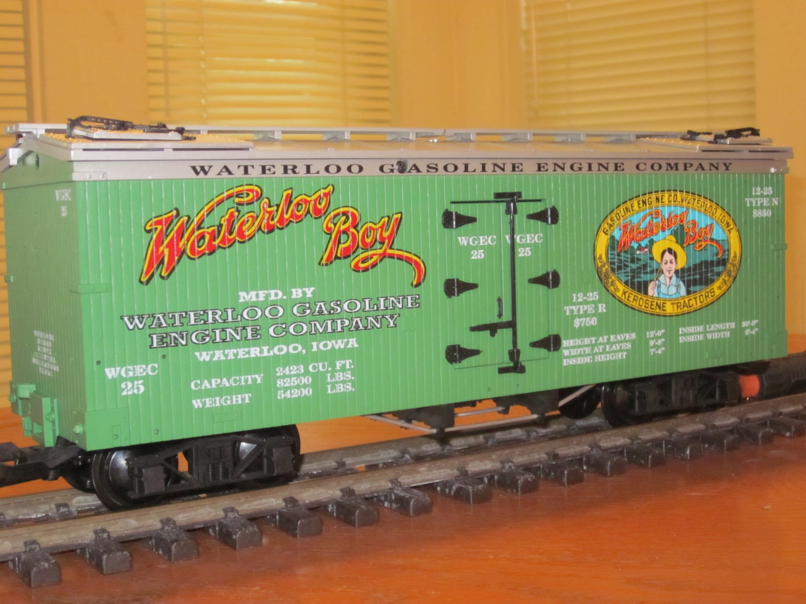 R16243 Waterloo Boy Tractor WGEC 25