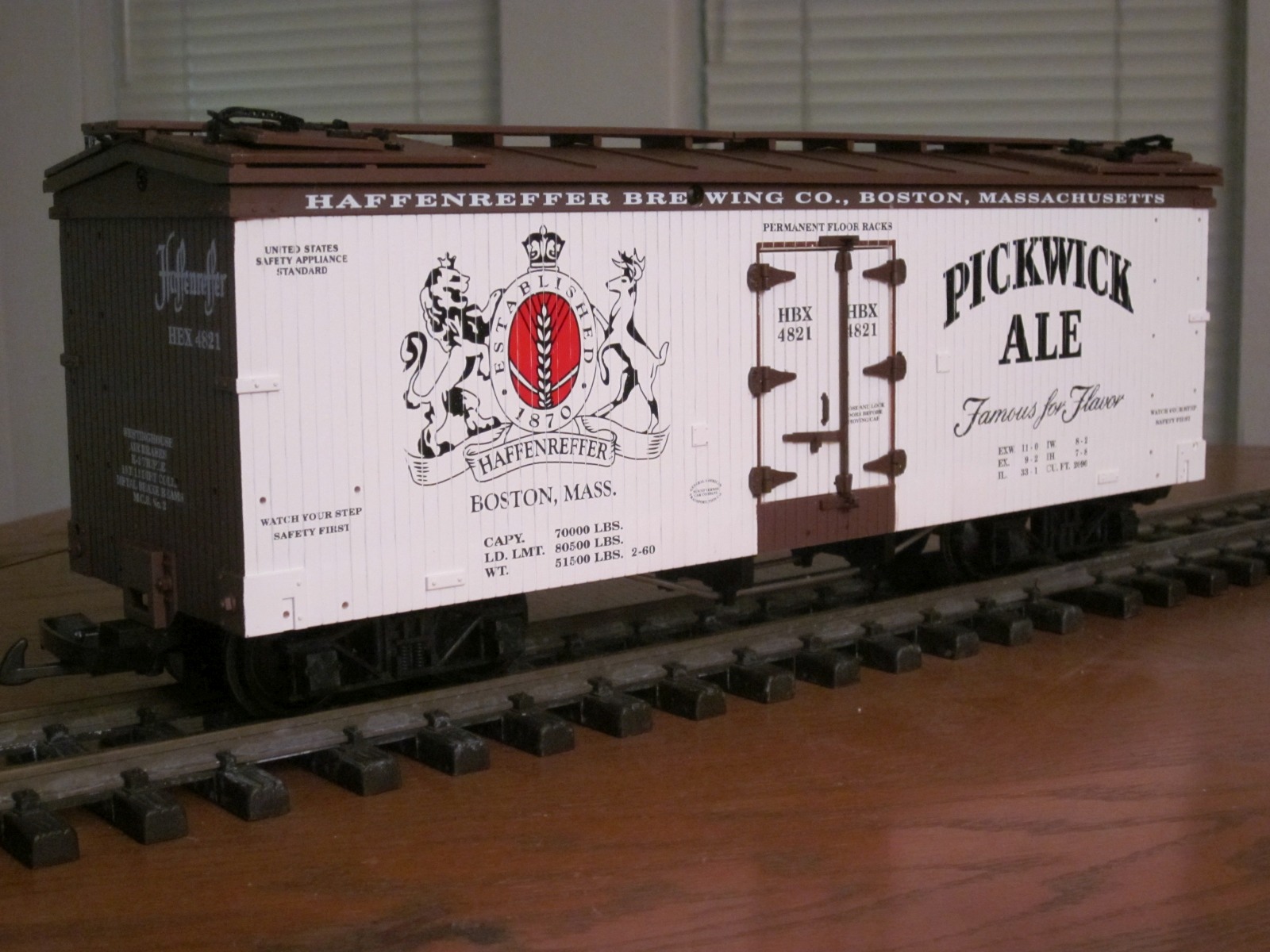 R16412 Pickwick Ale