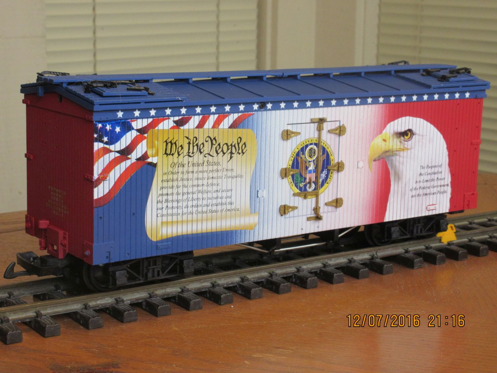 R16498 Reefer We The People (RWB Blue)