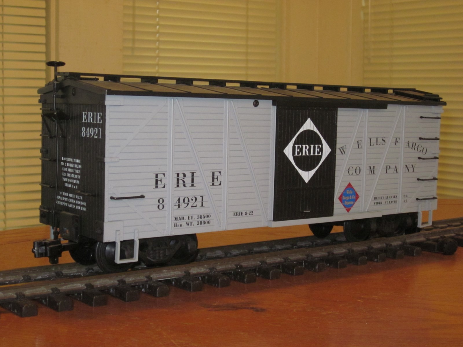 R1412 Erie Wells Fargo Erie 84921