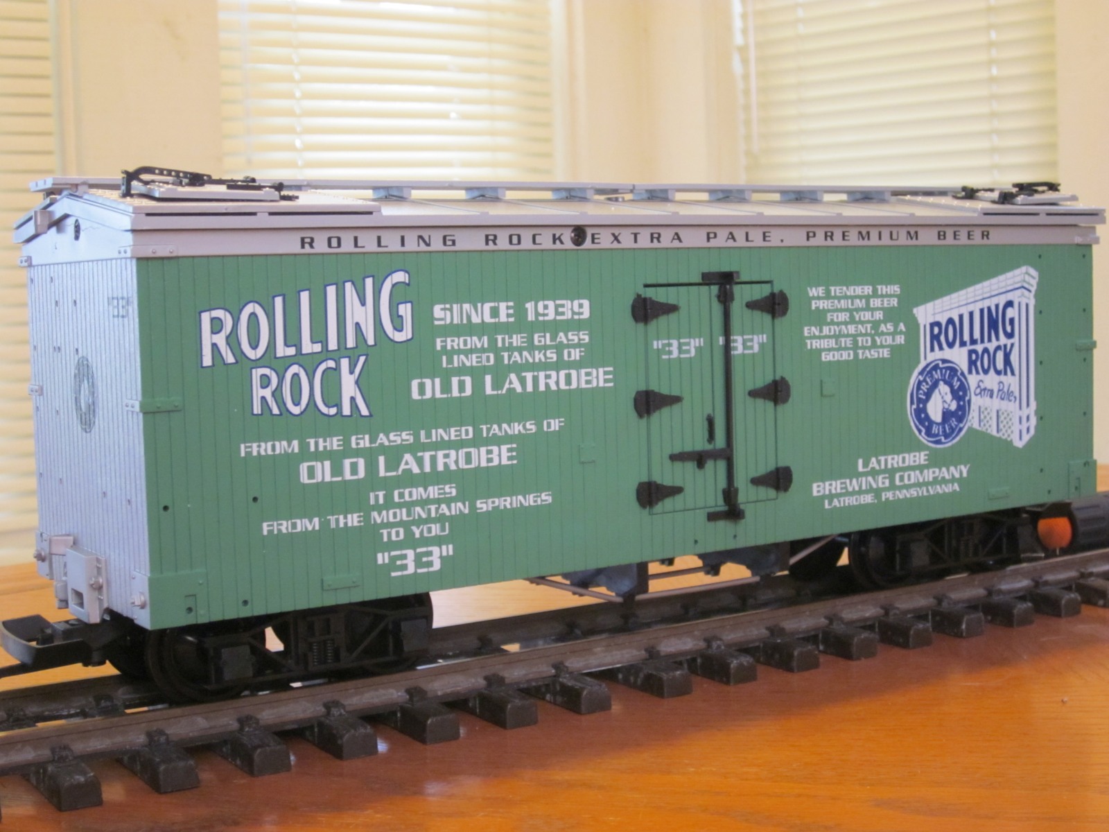R16247 Rolling Rock Beer 33