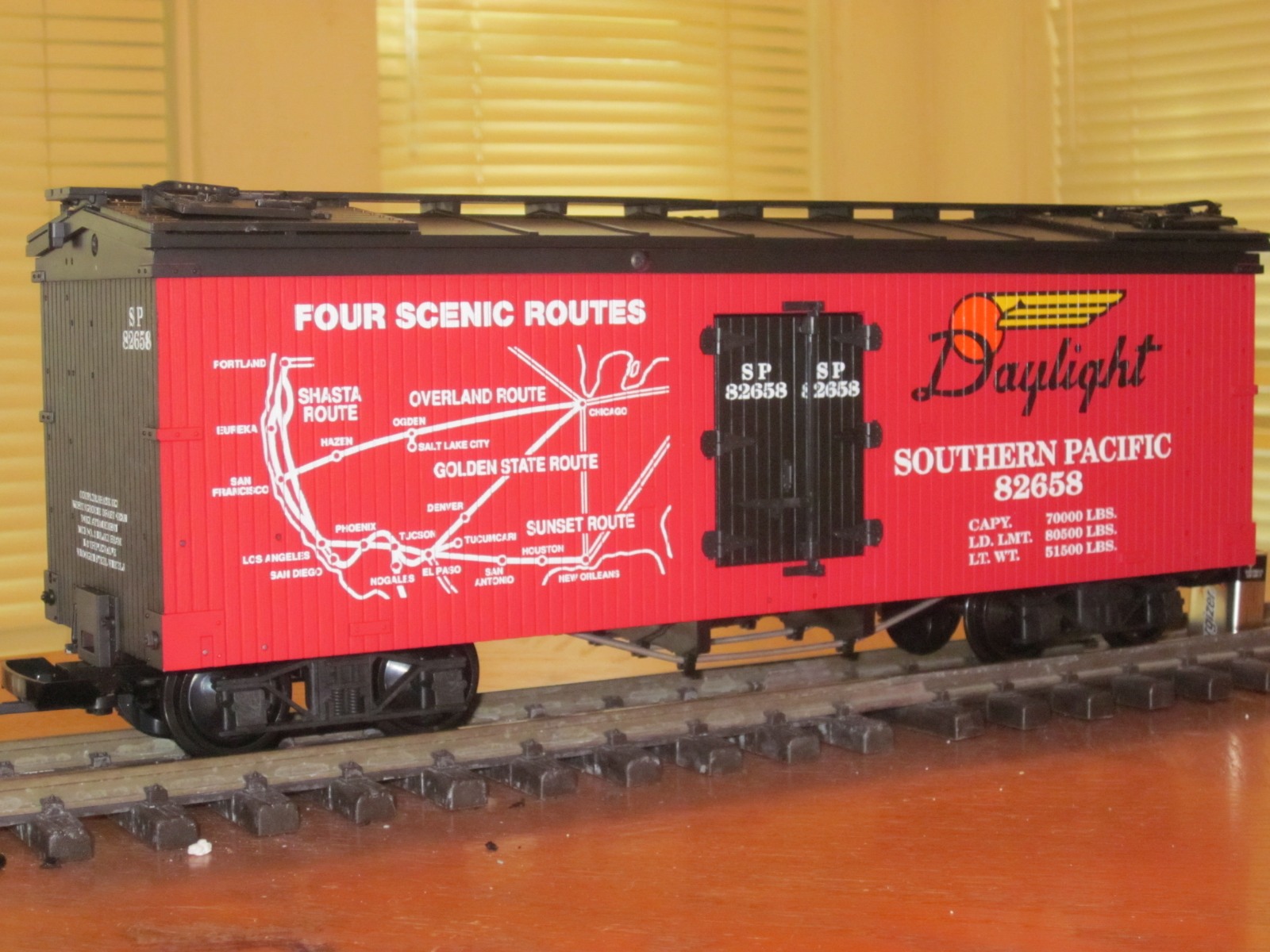 R16140 Southern Pacific Daylight SP 82658