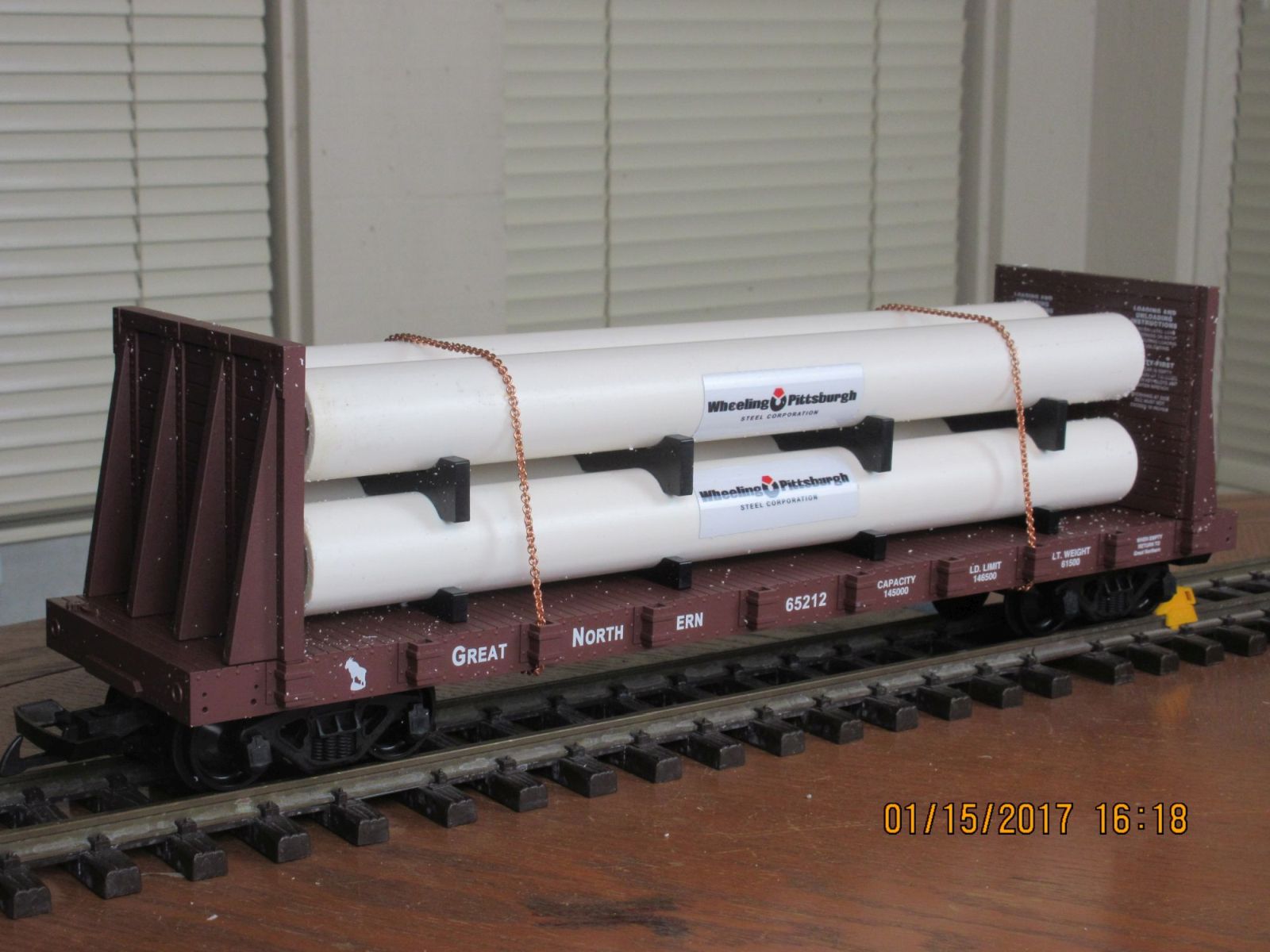 R17610 A - Bulkhead Flat w Pipe Load - GN 65212