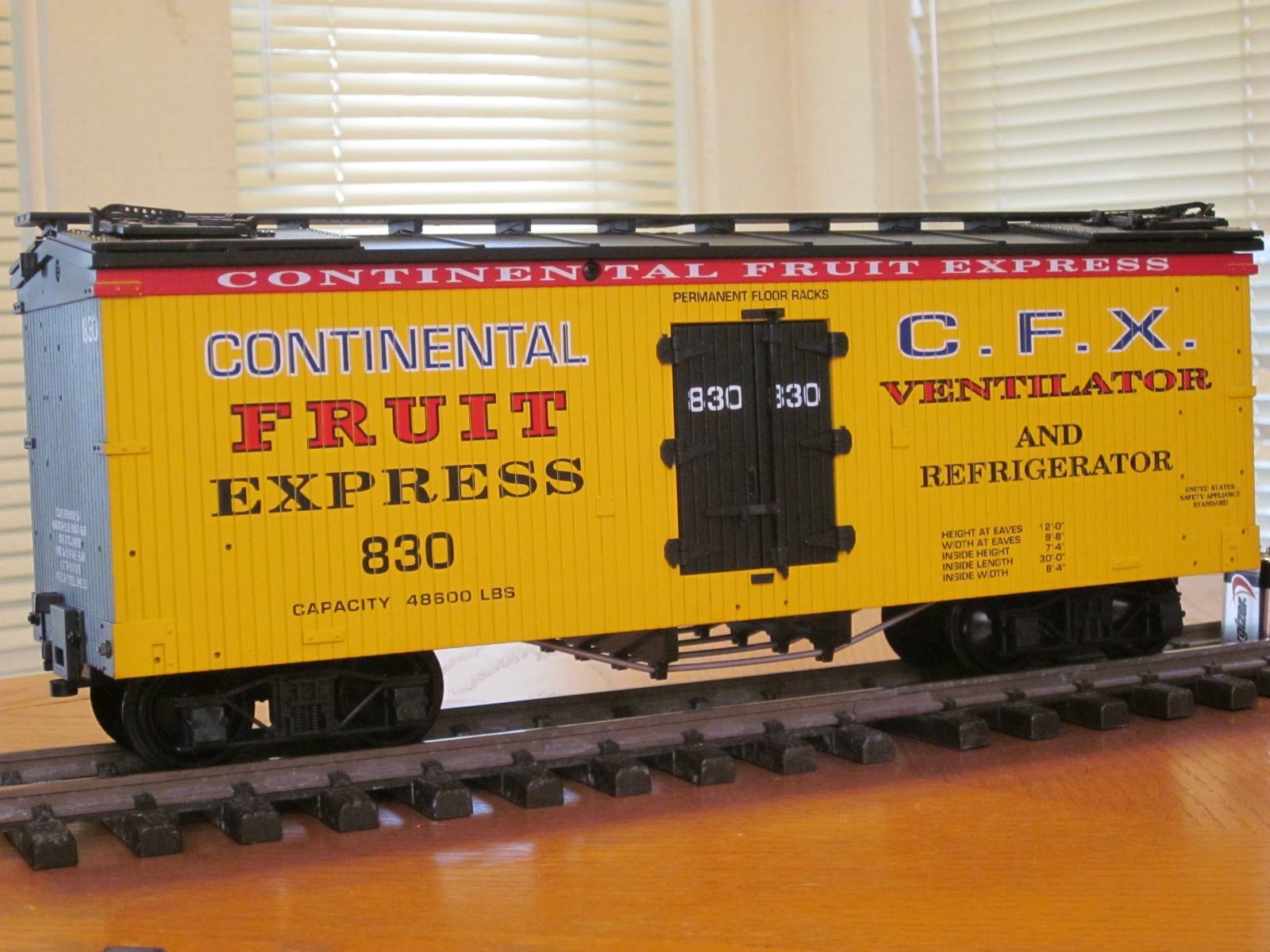 R16172 Continental Fruit Express 830