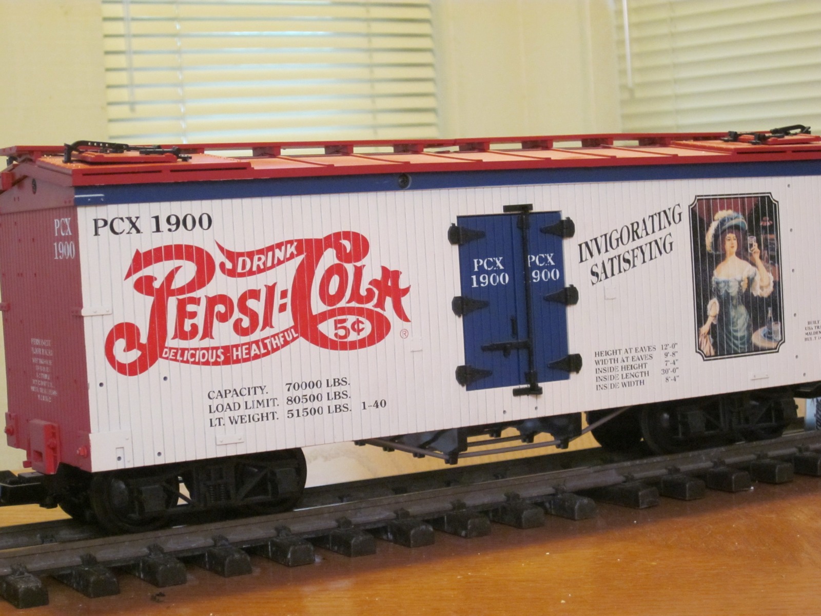 R16121 Pepsi 1900 (Invigorating Satisfying) PCX 1900