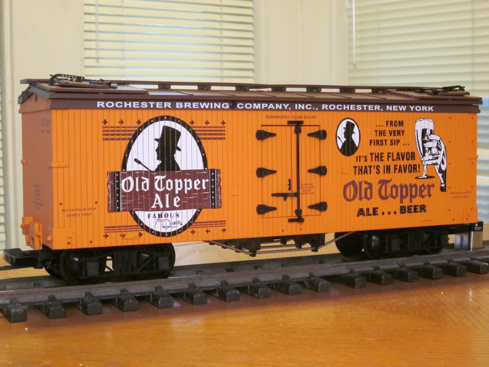 R16390 Rochester Brewing Old Topper Ale