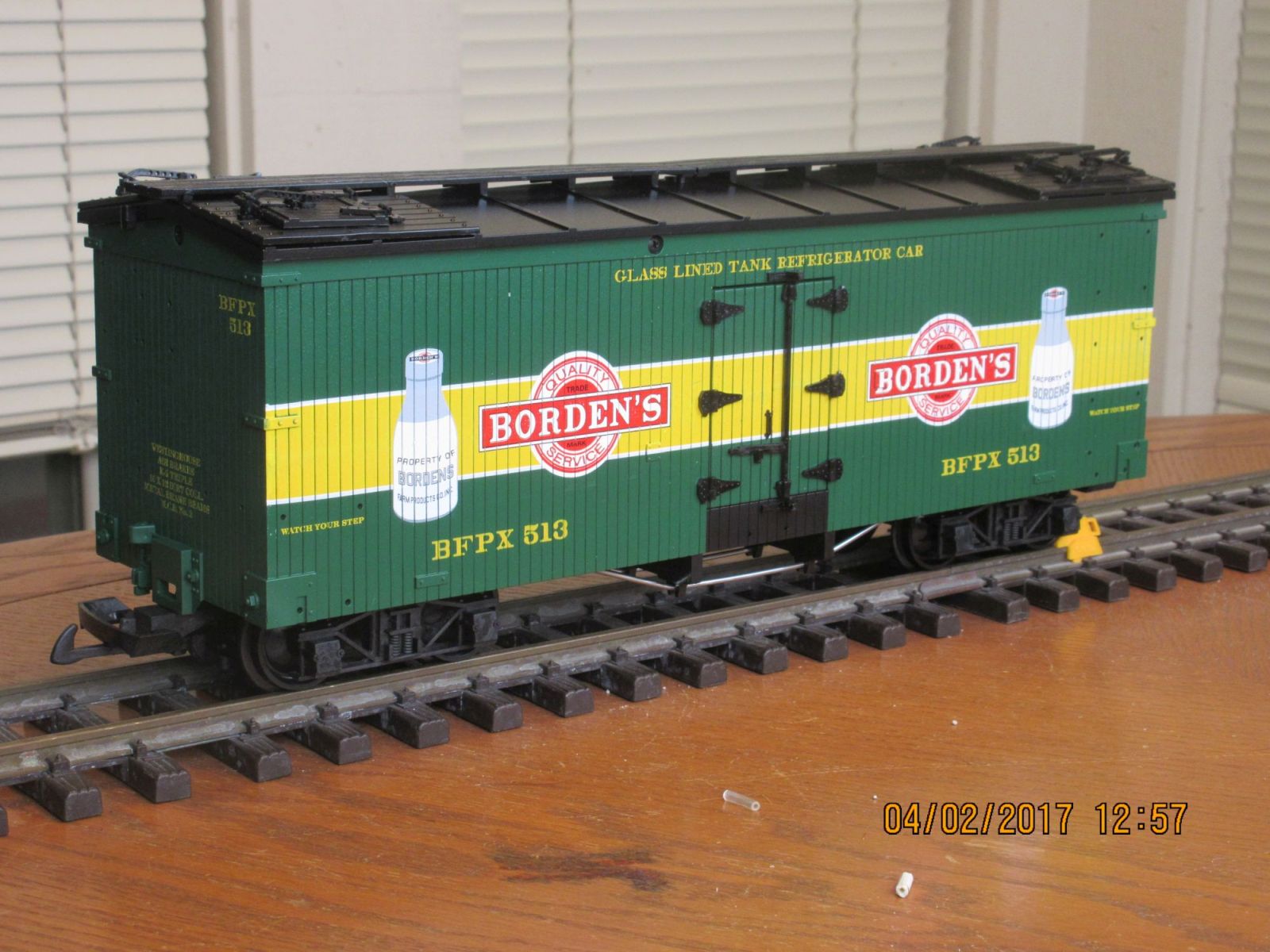 R16013 B Reefer Bordens BFPX 513 (Green Black)