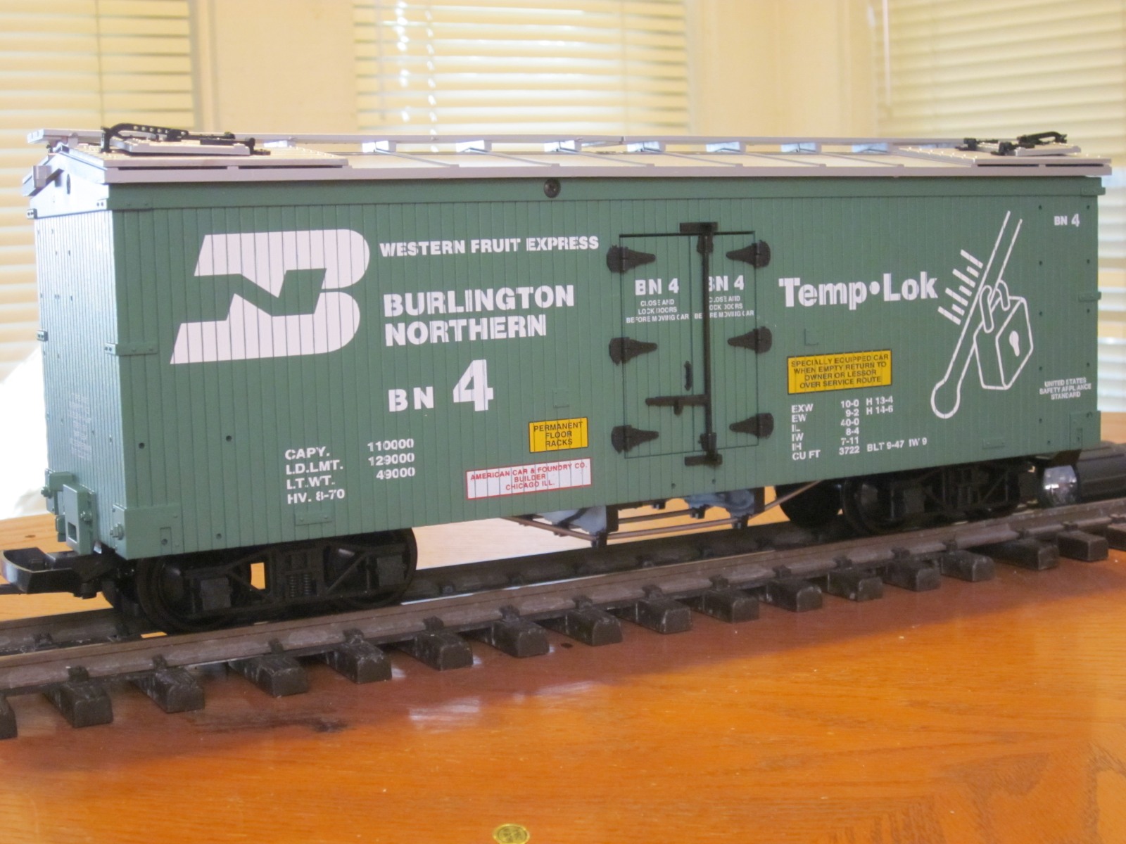 R16200A Burlington Northern