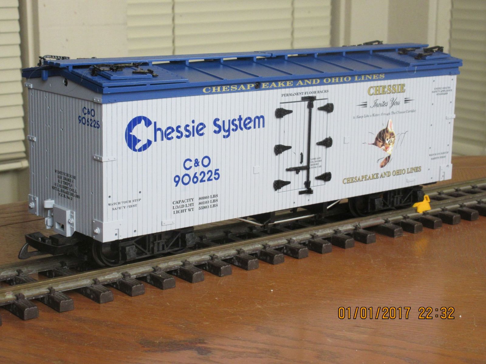 R16012 A Reefer Chesapeake And Ohio C&O 906225 (LtGrey Blue)