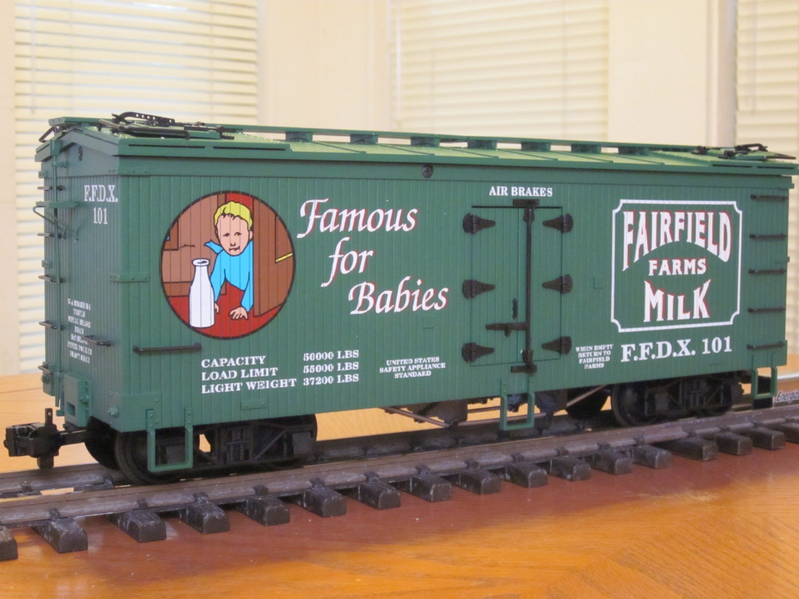 R1696 Fairfield Farms Milk FFDX 101