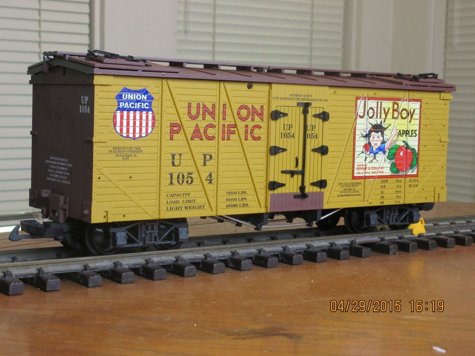 R15021B Jolly Boy Apples UP 1054