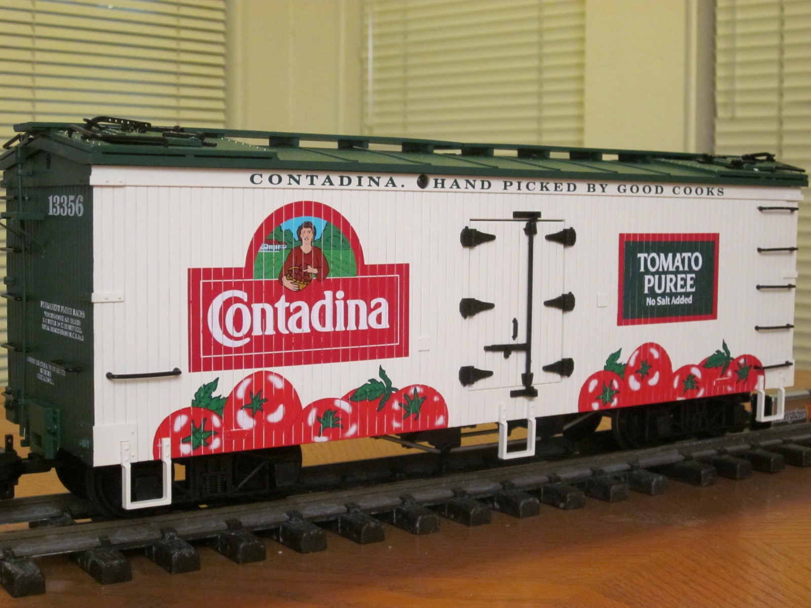 R16014 Contadina Tomatoes