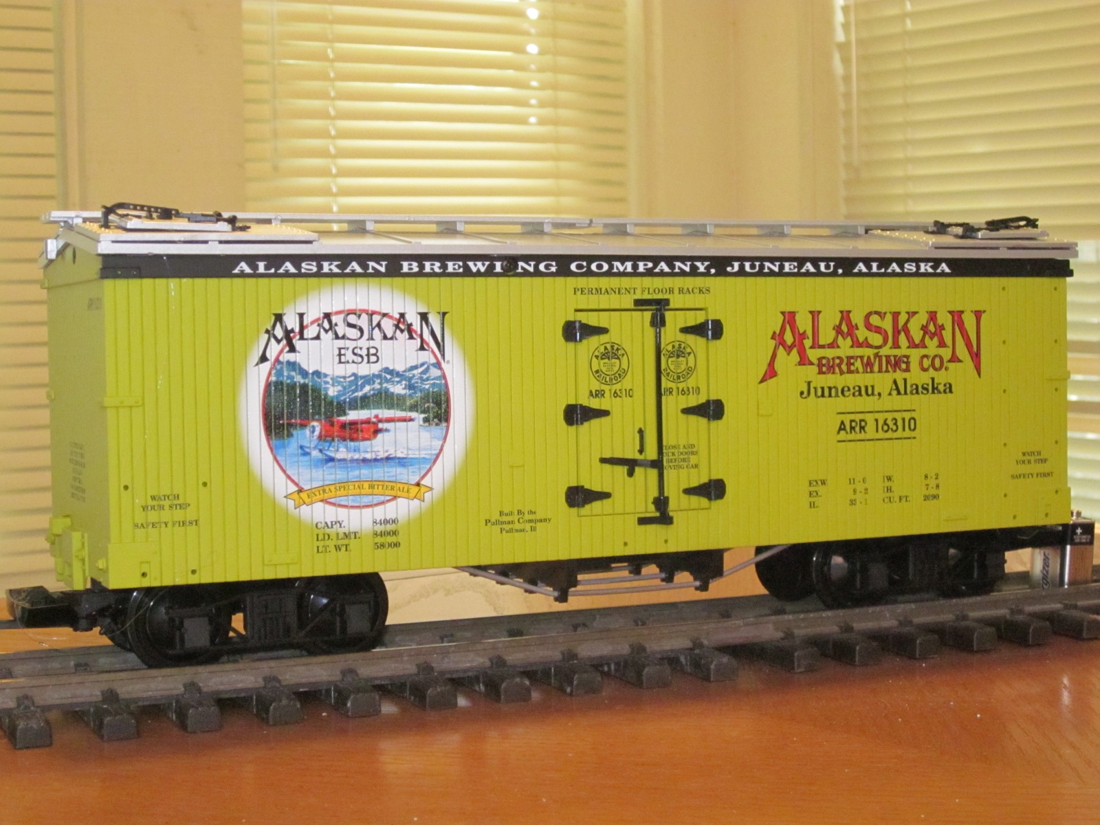 R16329 Alaskan Brewing Alaskan ESB Ale ARR 16310