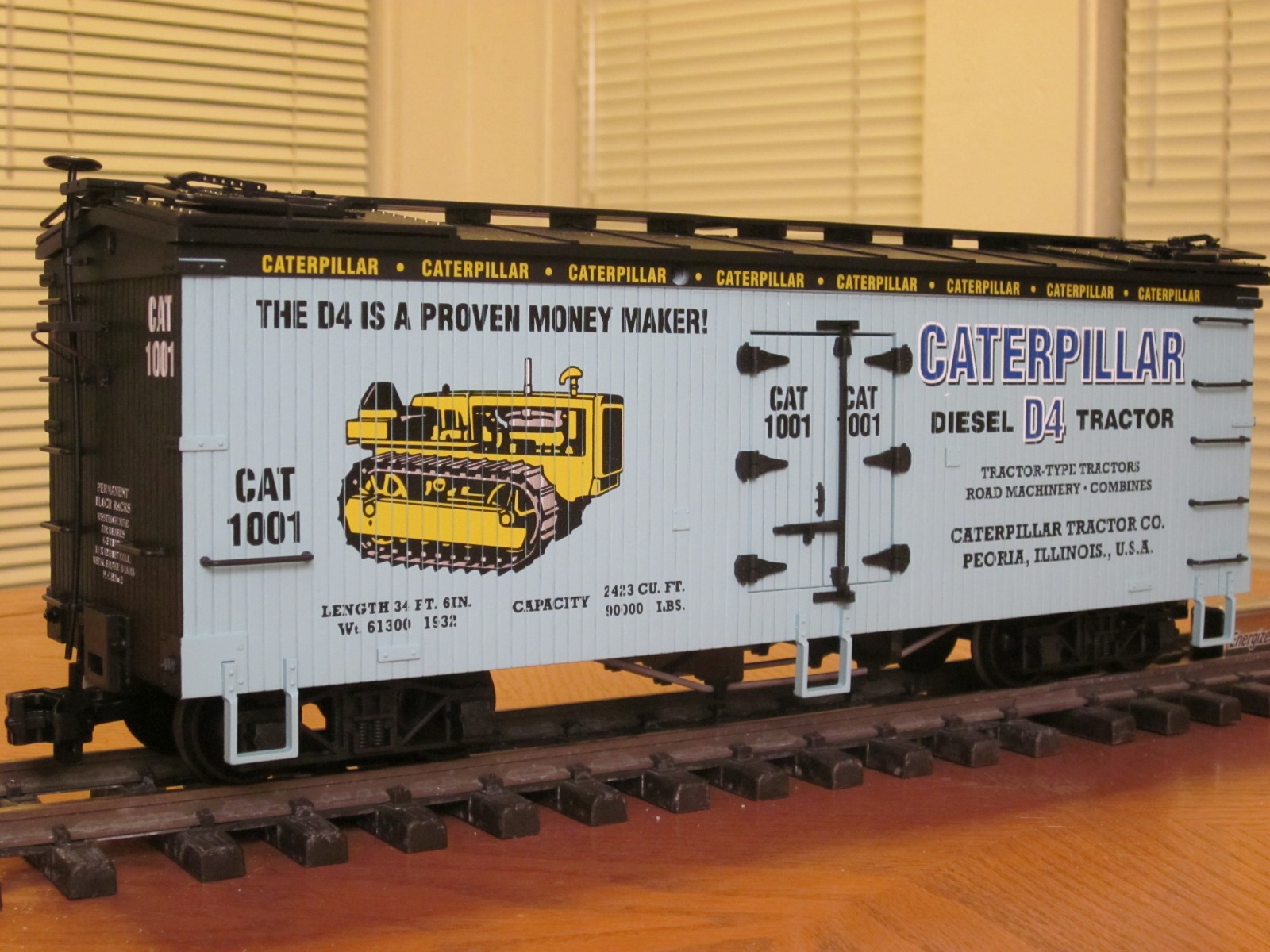 R16112 Caterpillar Tractor CAT 1001