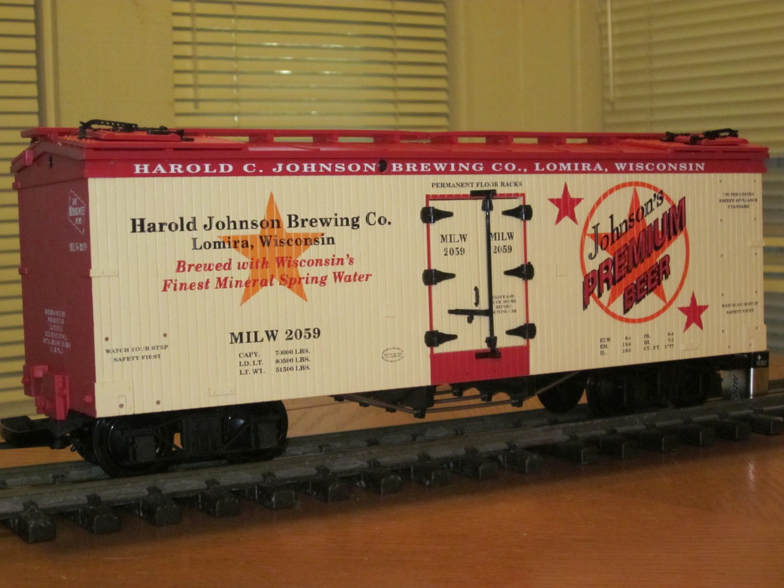 R16425 Harold Johnson Brewing Premium Beer MILW 2059