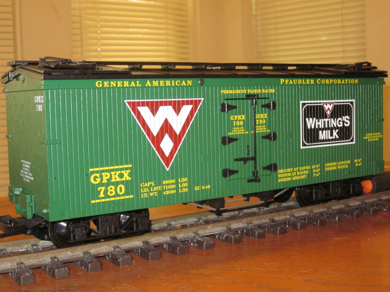 R16255 Whitings Milk GPKX 780