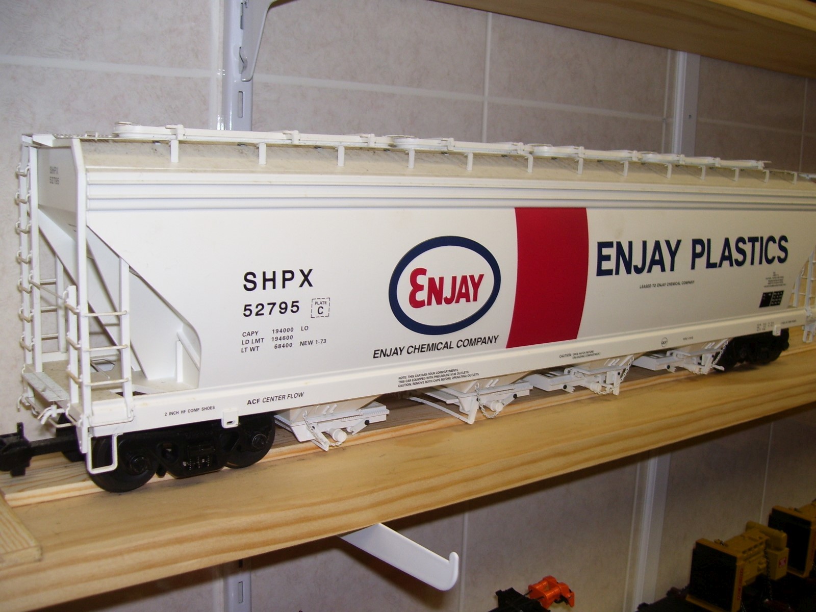 R14121 Enjay Plastics Shpx 52795