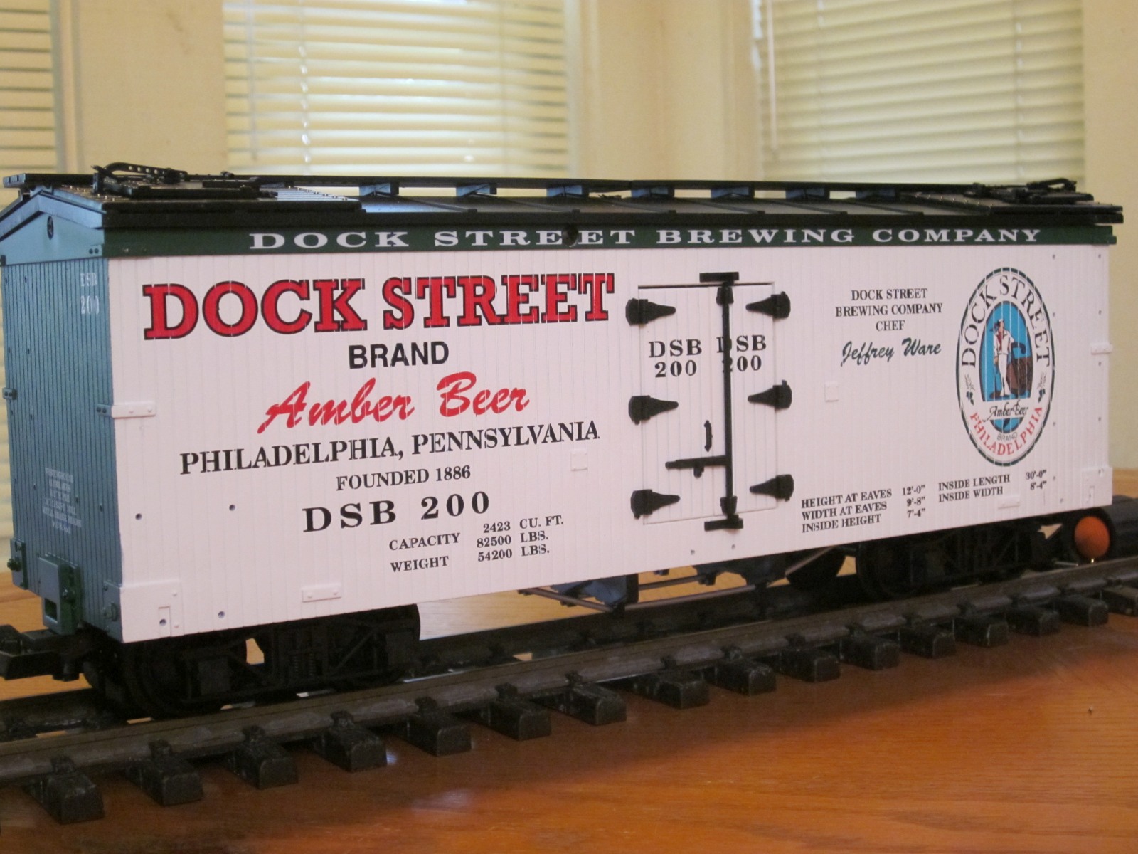 R16248 Dock Street Amber Beer DSB 200