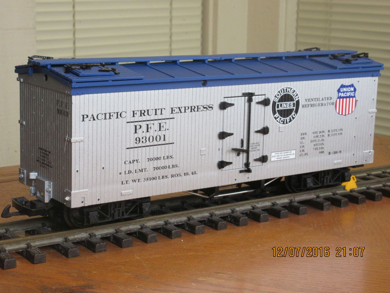 R16004 A Reefer SP PFE PFE 93001 (Silver Blue)