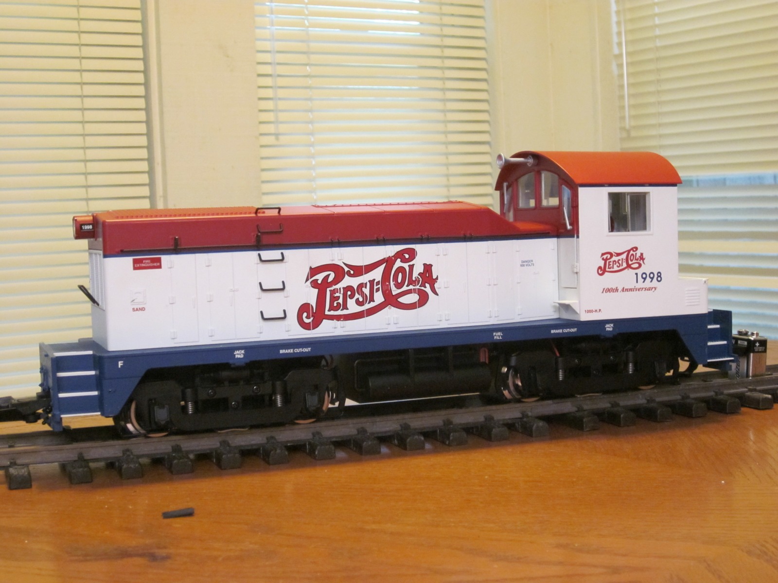 R72305 RTR Set NW2 #1998