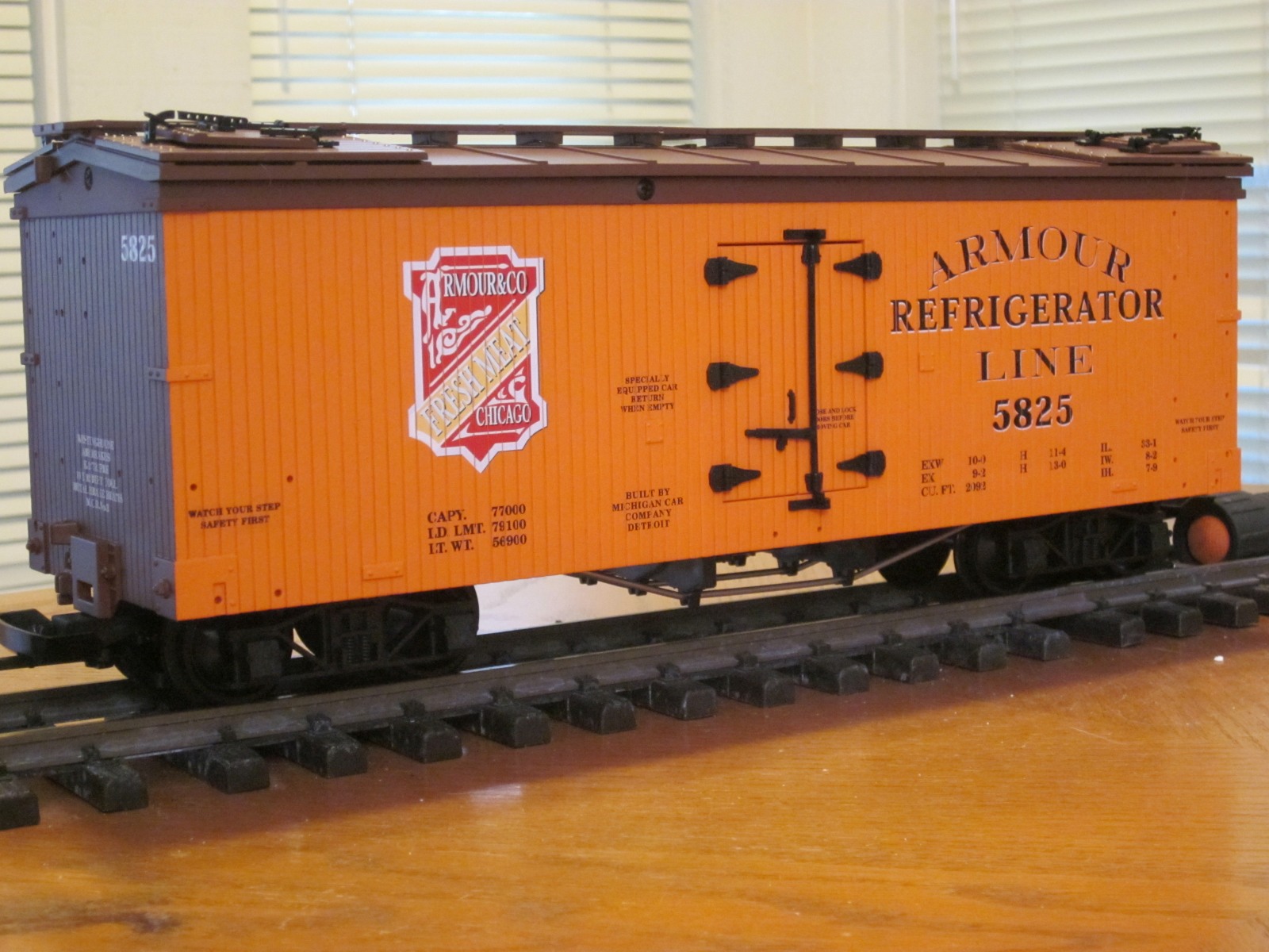 R16292 Armour Refrigerator 5825