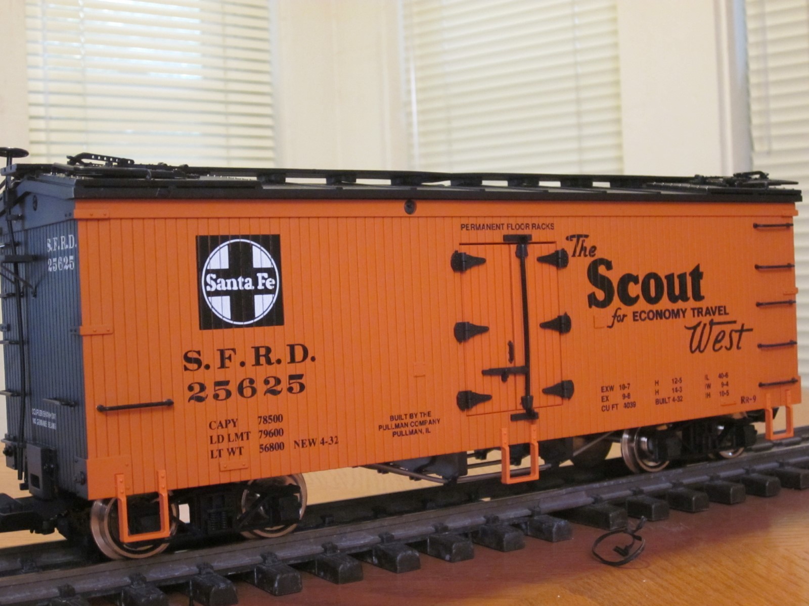 R1614 Santa Fe Scout SFRD 25625