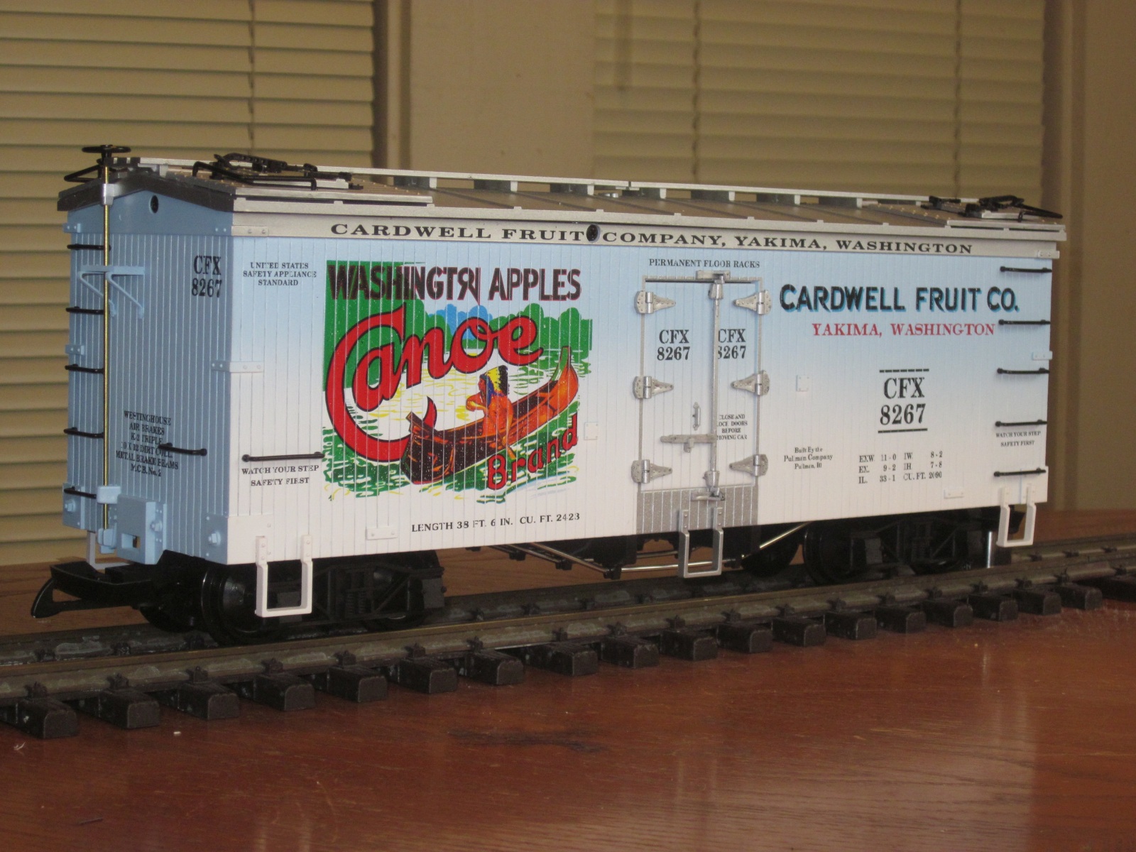 R16456 Canoe Brand Apples #CFX8627