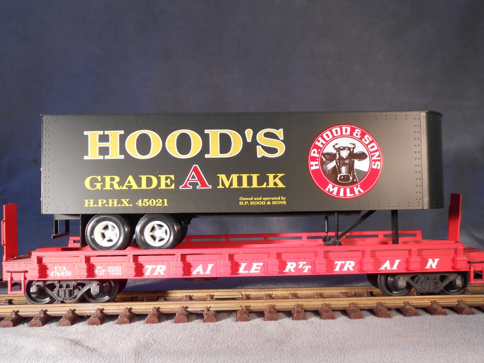 R1768 Hood's Milk
