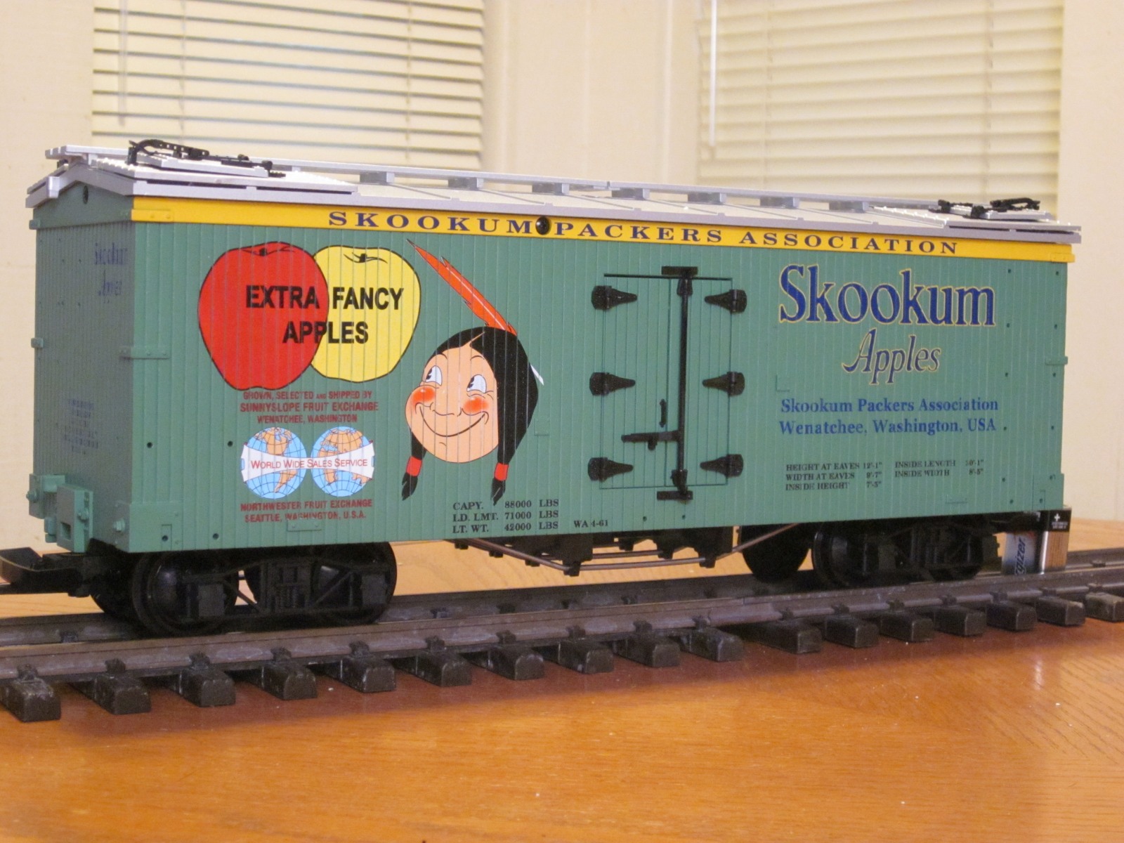 R16338 Skookum Packers Apples #2