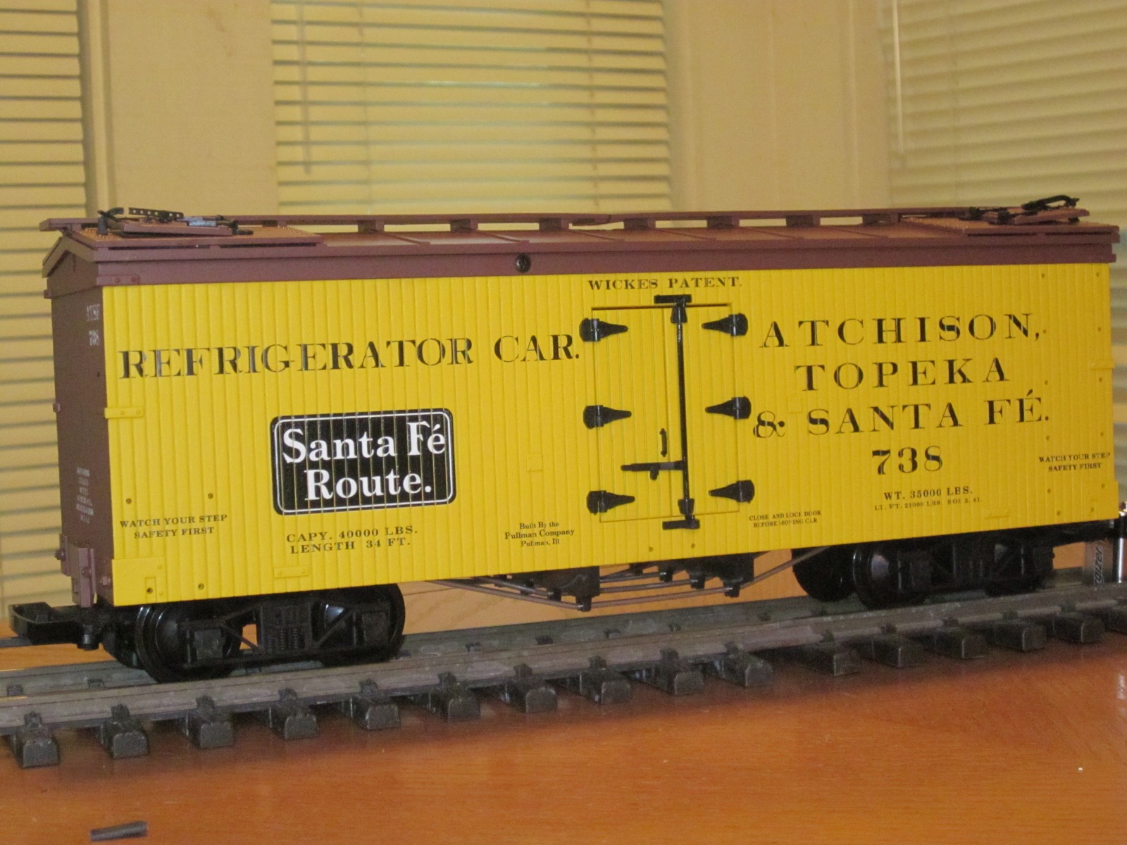 R16299 AT&SF Despatch AT&SF 738