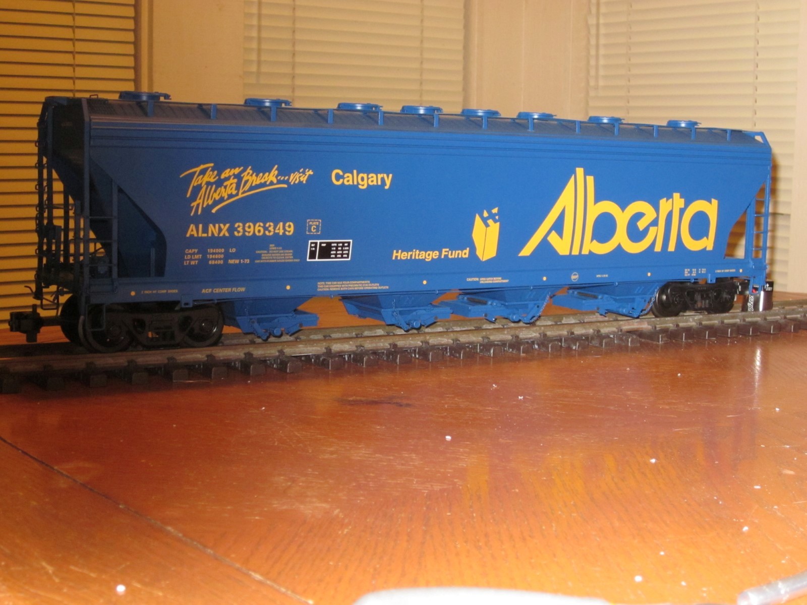 R14126G Calgary) ALNX 396349