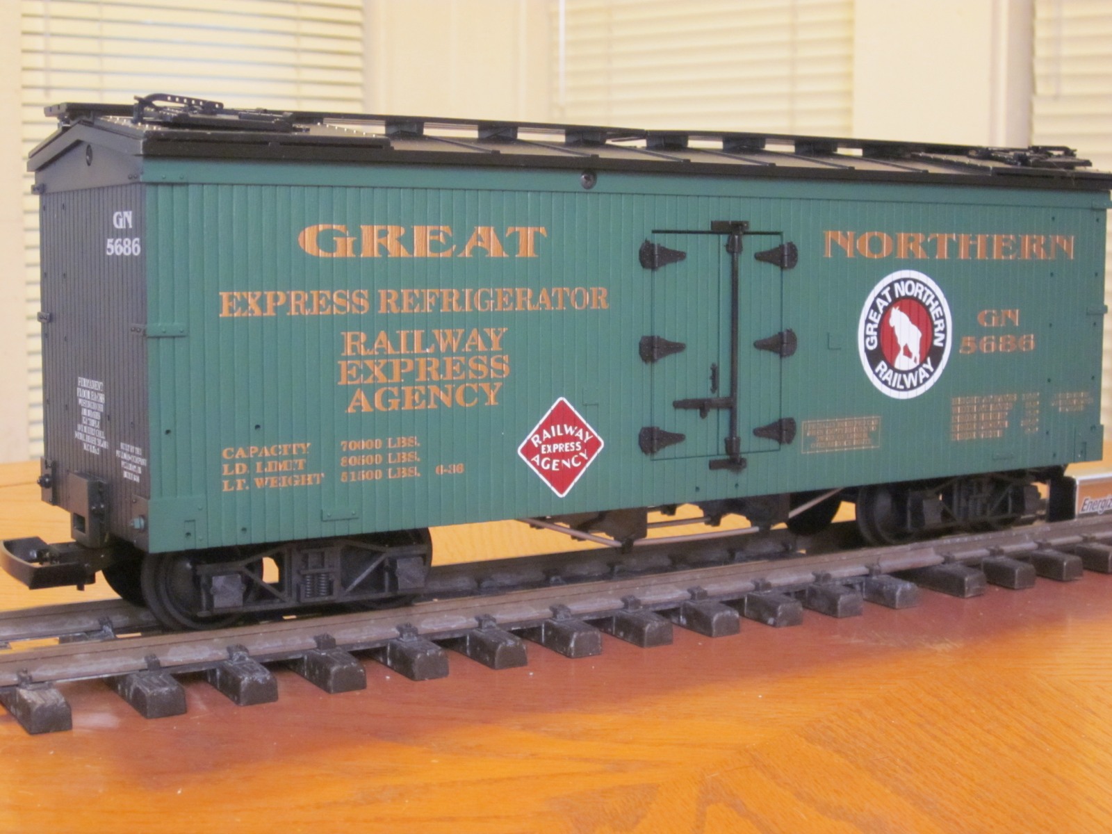 R16043 REA Great Northern GN 5686