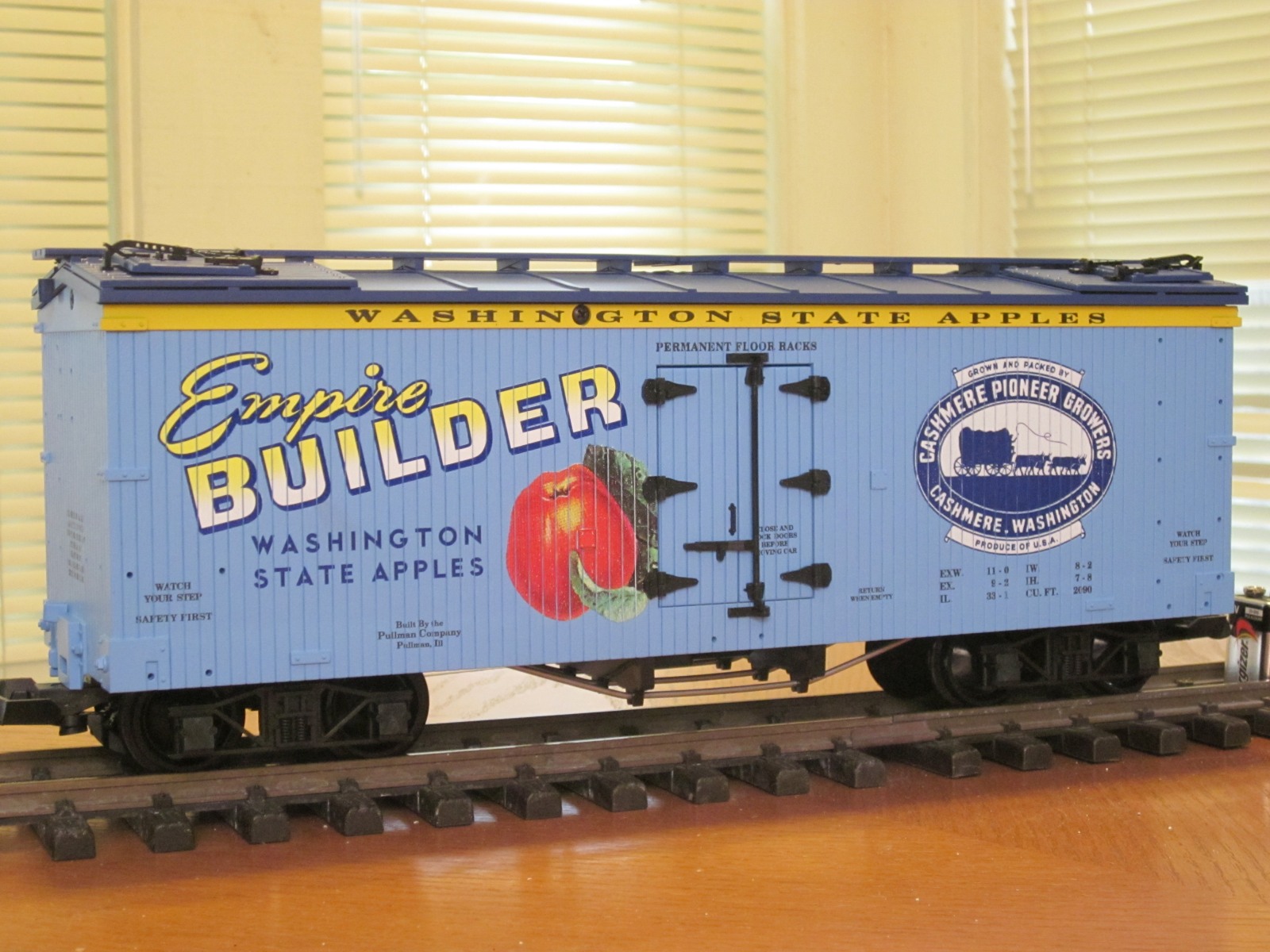 R16311 Empire Builder Apples