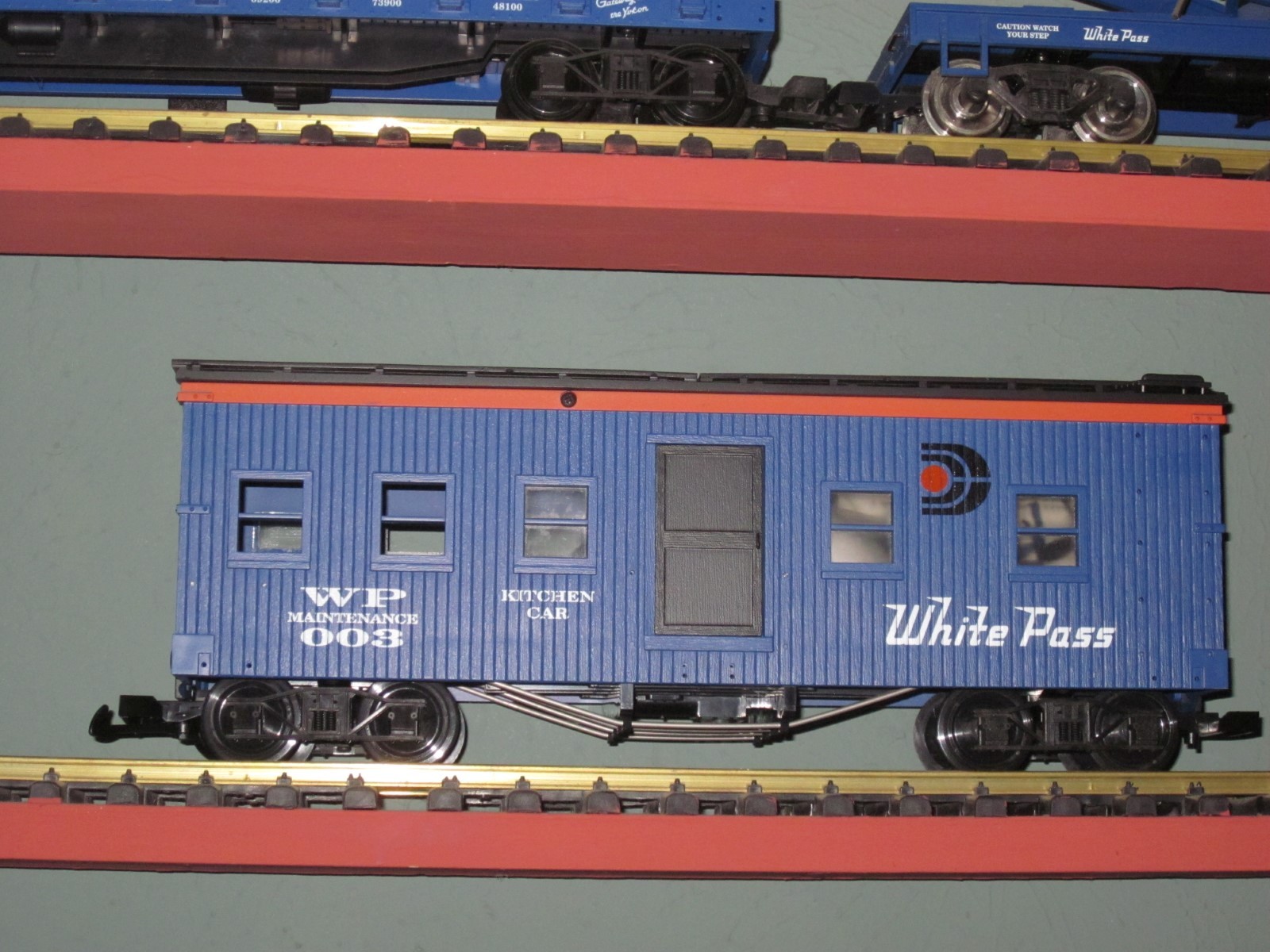 R1848 White Pass Kitchen Car