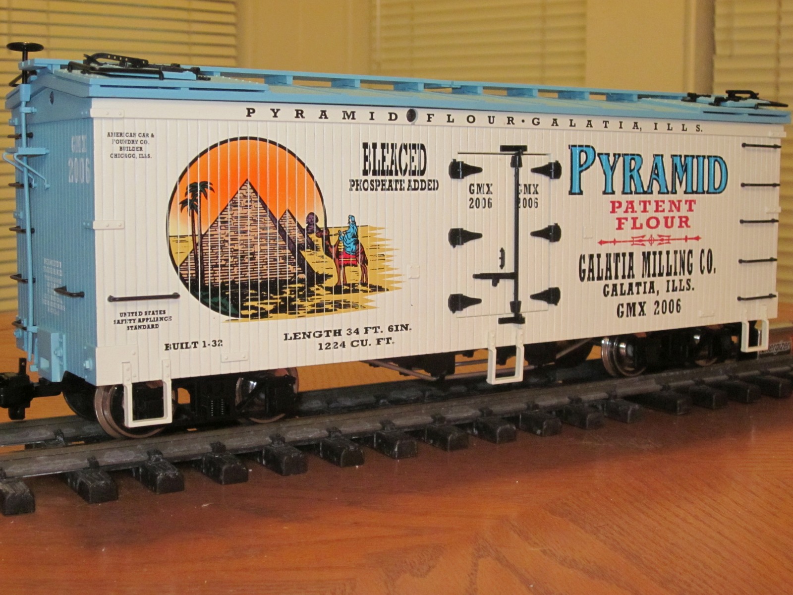 R16064 Pyramid Flour GMX 2006