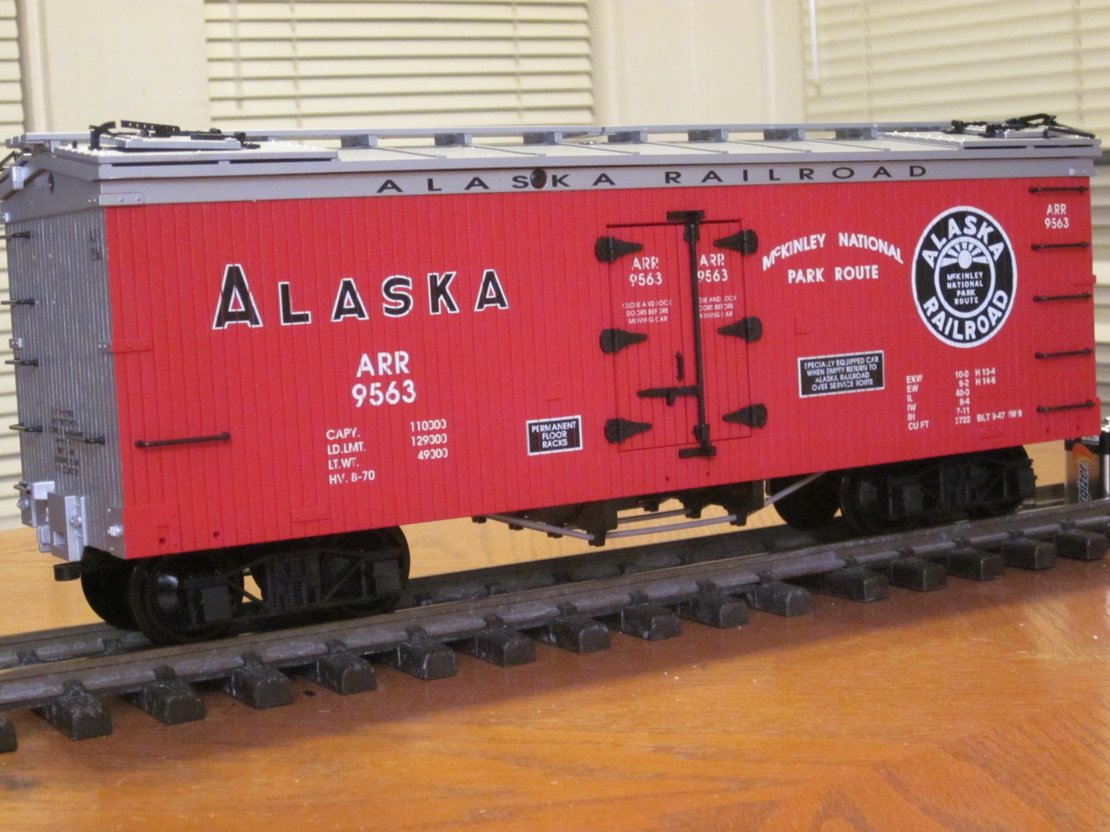 R16204D Alaska RR (Red Silver) ARR 9563