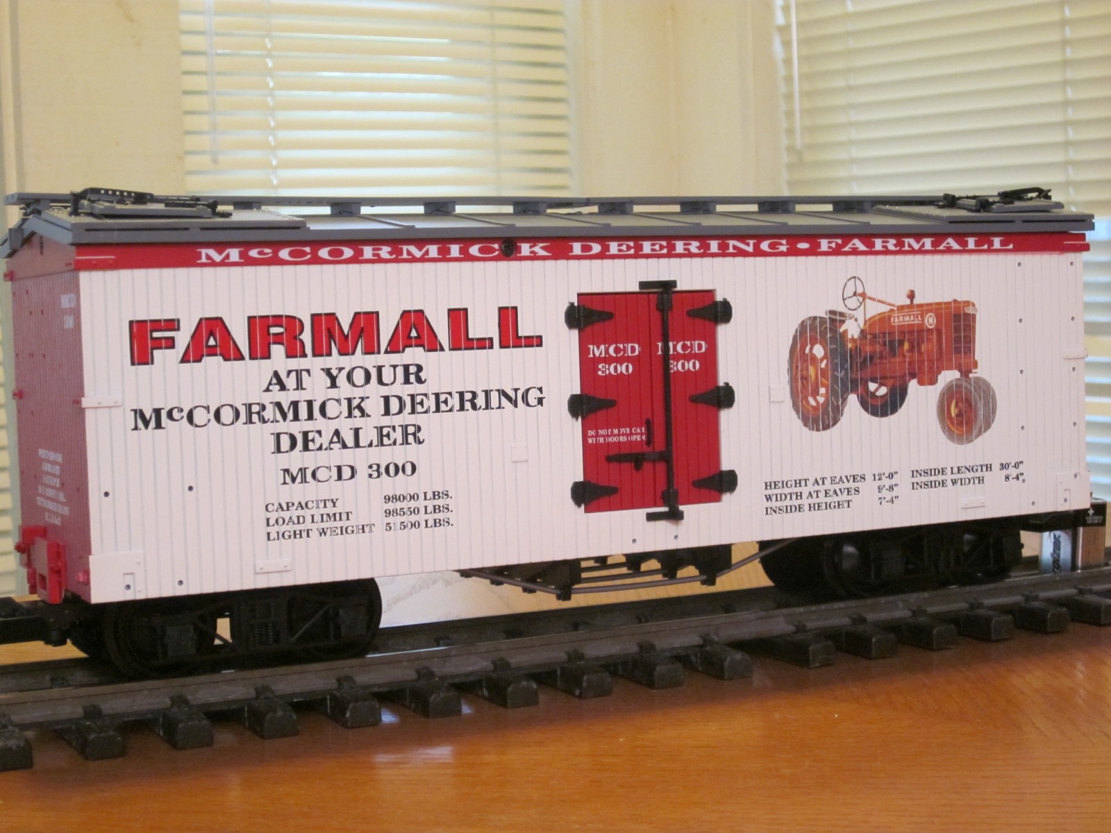 R16163 McCormick Deering Farmall MCD 300