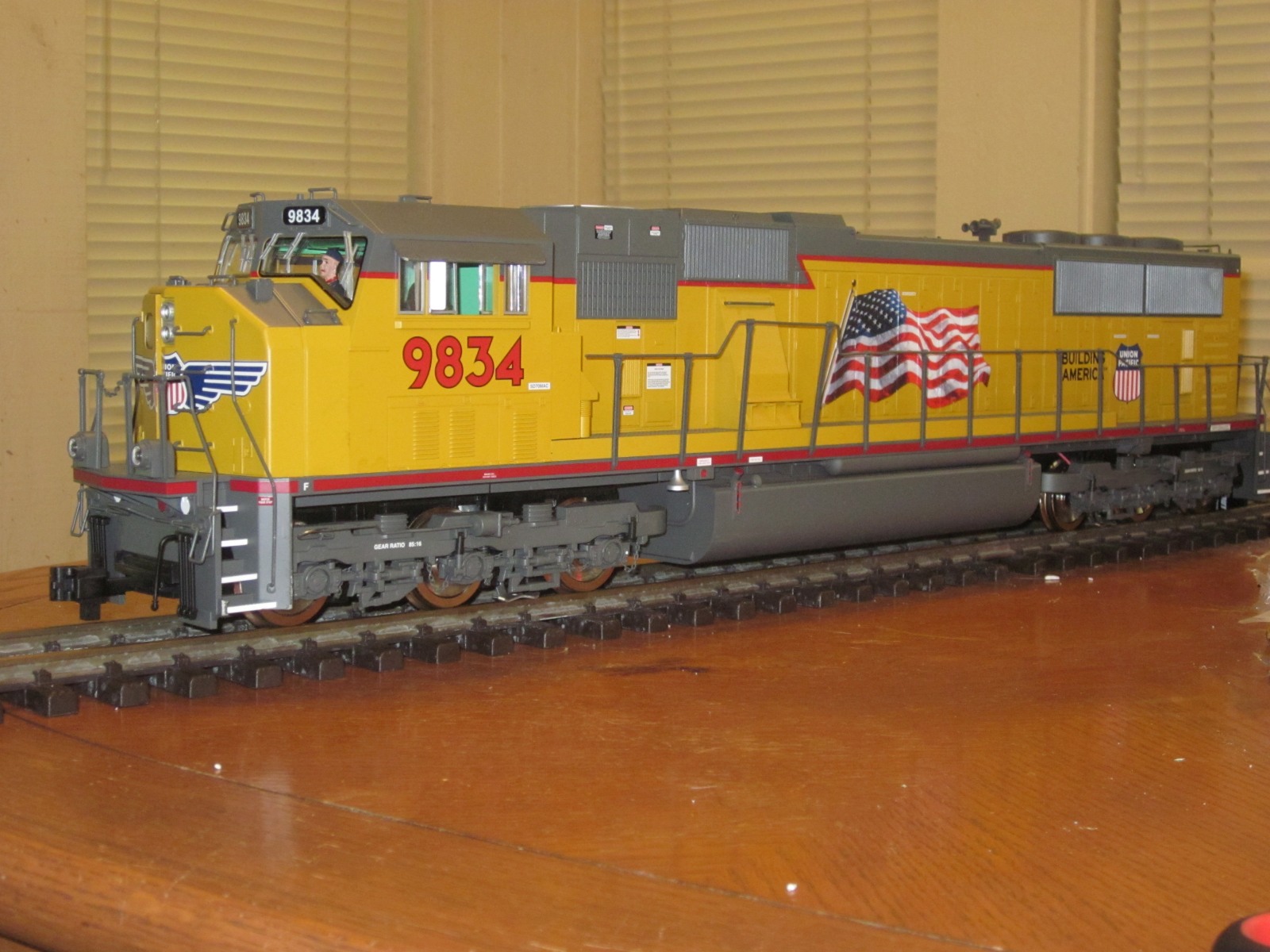 R22602 Union Pacific (Flag) UP 9834