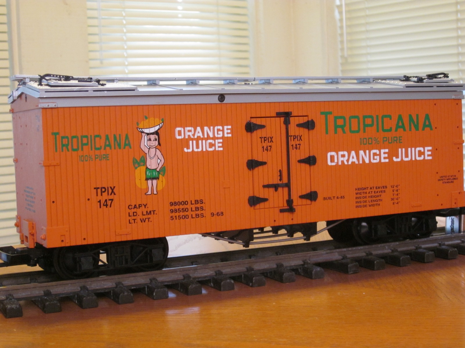 R16151B Tropicana Orange Juice TPIX 147