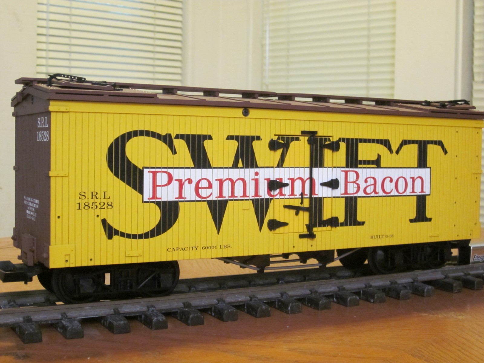 R1673 Swift Bacon SRL 18528