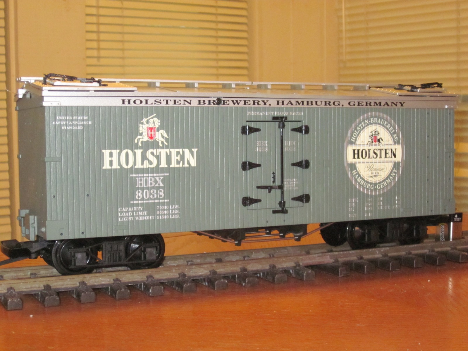 R16372 Holsten Beer HBX 8038
