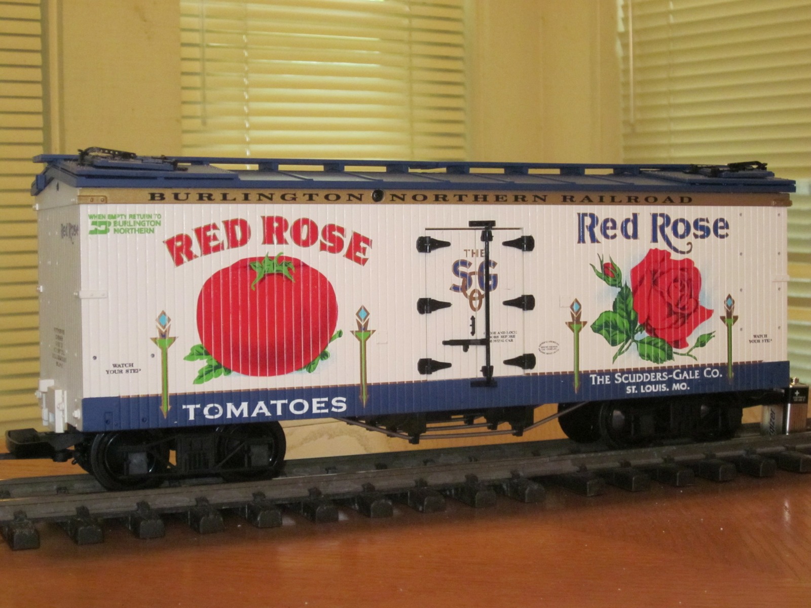 R16333 Scudders Gale Red Rose Tomatoes SGCo