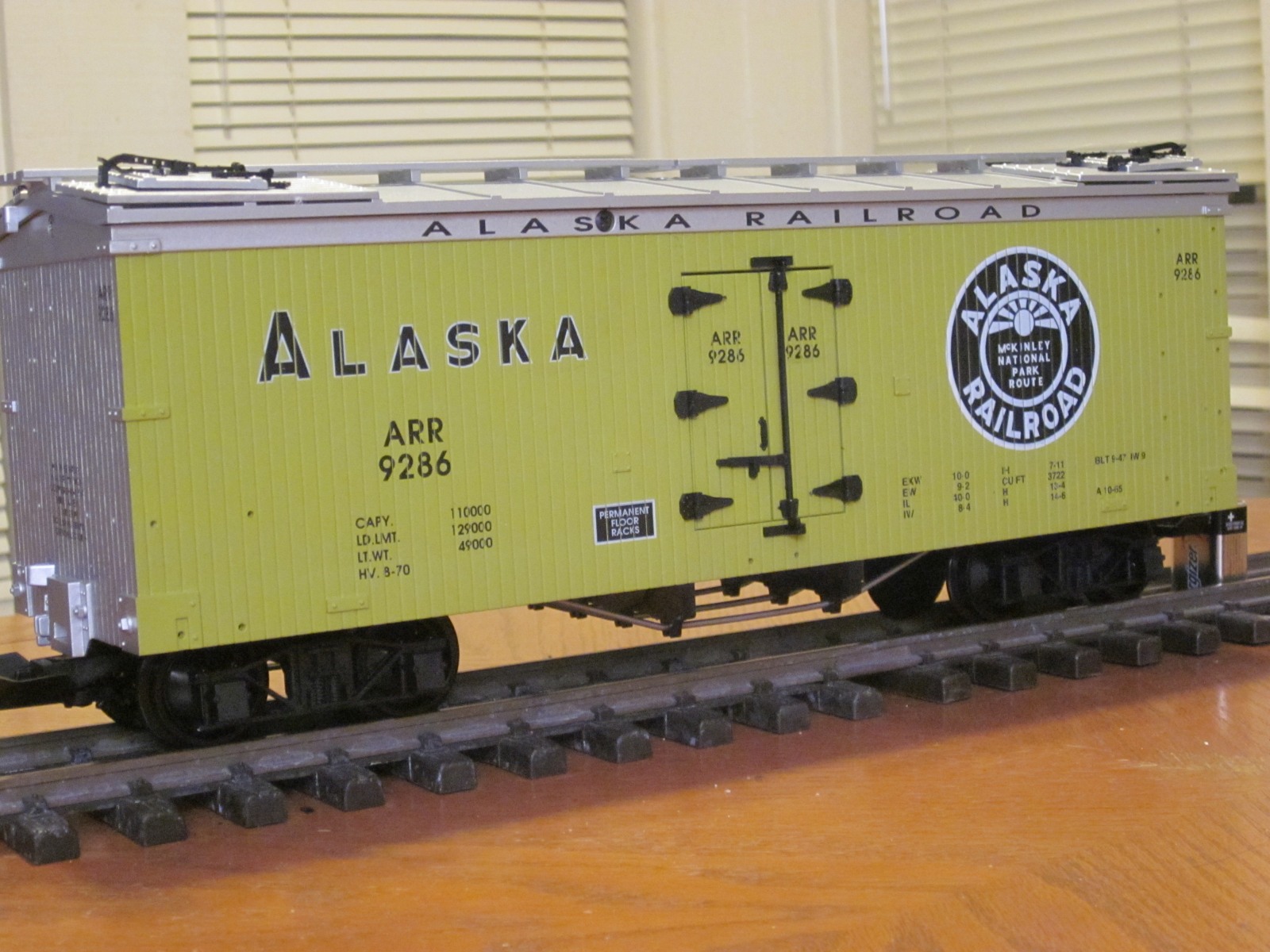 R16204E Alaska RR (Bright Green Silver) ARR 9286