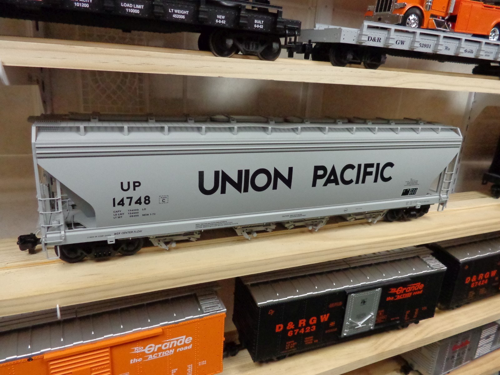 R14104 Union Pacific UP 14748