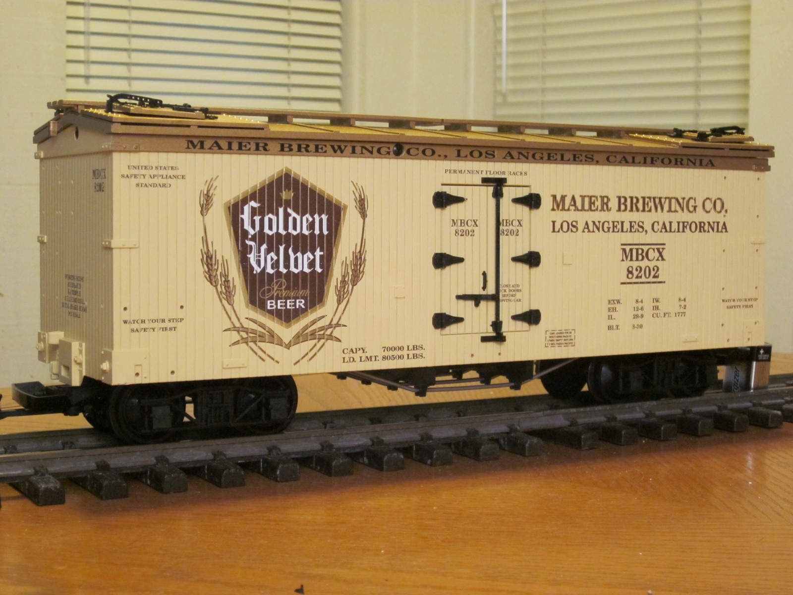 R16355 Maier Brewing Golden Velvet Beer MBCX 8202